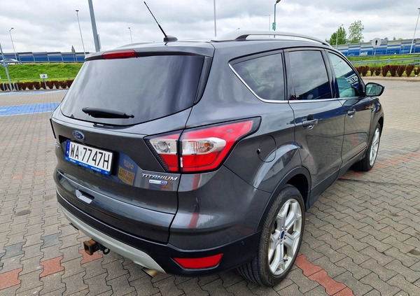 Ford Kuga cena 61900 przebieg: 120000, rok produkcji 2017 z Warszawa małe 211